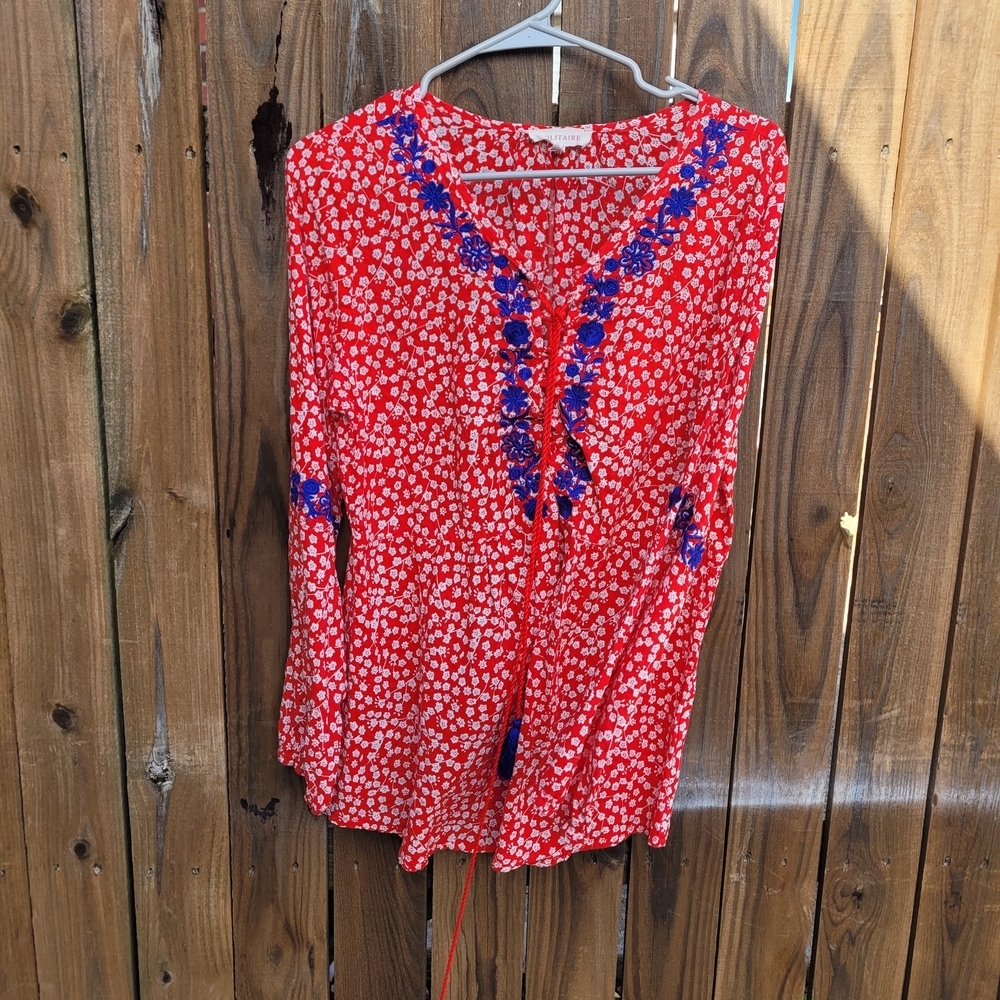 Solitaire Red and Blue Floral Blouse Size L Embroidered